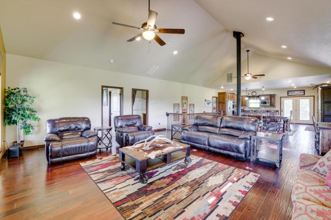 Neosho Home on 90 Acres with Private Pool and Fire Pit Images_1