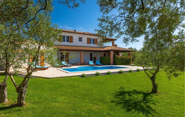 Villa Loverka Images