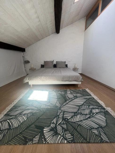 Welcoming House in Pully with Large Terrace and Garden Images_5