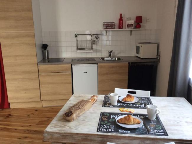 Studio privé à deux pas du vieux marché Images_3