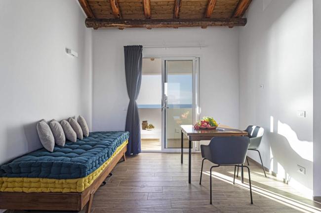 Sea facing terrace ideal for taking in the stunning views Images_4