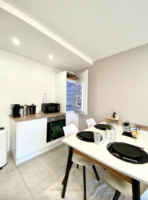 Cocoon in the centre of Nice Images_3