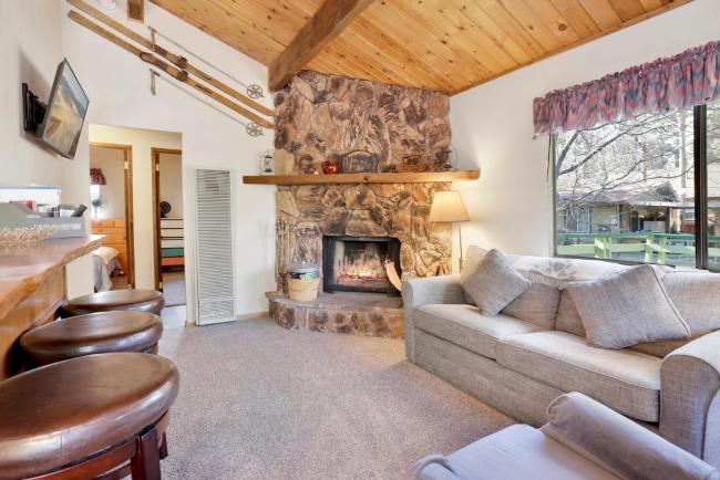 Escape in the pines #2276 Images_2