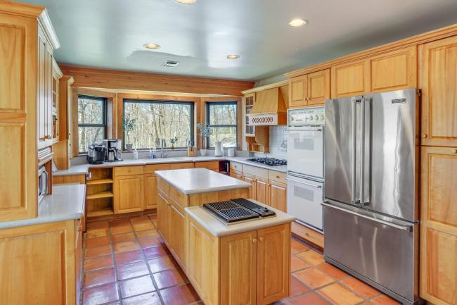 Wilmington Retreat with Deck, Lake Views and Game Room Images_4