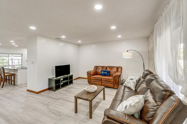 Port Charlotte Retreat with Lanai and Private Pool! Images_2