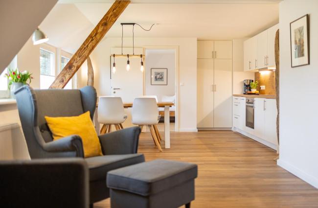 Iris neu - Reetdachhaus Petersen Images