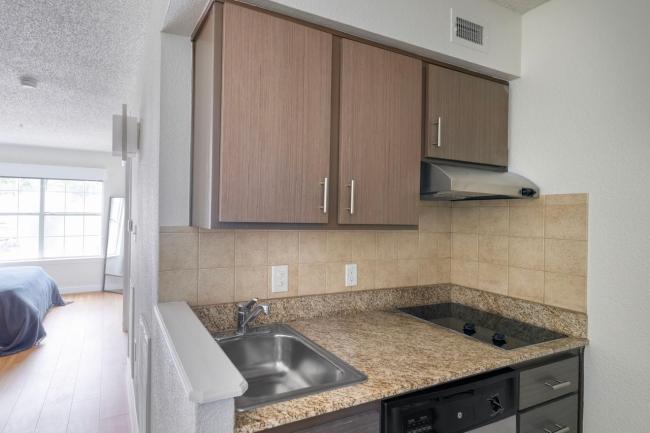 Blueground Gateway gym pool near stadium ATX-241 Images_5