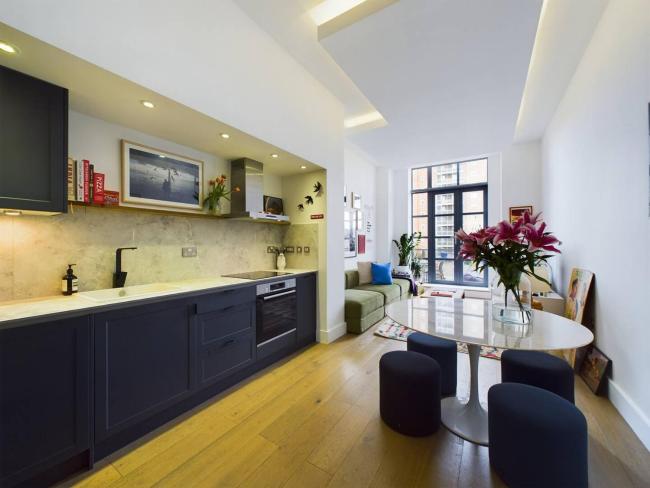 Pass the Keys Perfectly Located Apartment Images_5