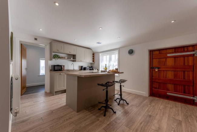 Pass the Keys Clenchacre Mews at The Iron House Images_3