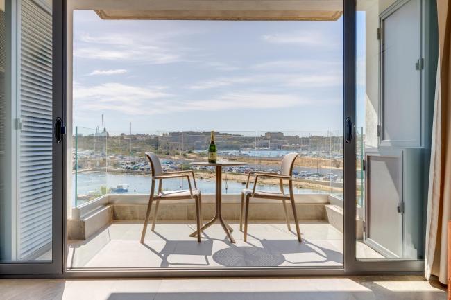 Idyllic Apartment with Valletta and Harbour Views Images_1