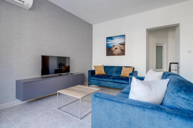 Urban Oasis 3BR Duplex in a Prime Location Images_1