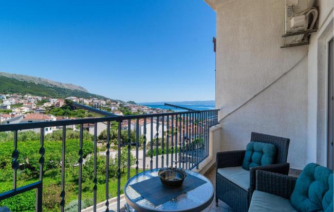 Stunning Apartment In Podstrana Images_2