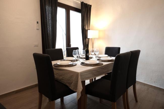 Comfy Two-Levels Apartment with Terrace! Images_1