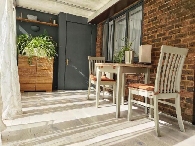 Cozy ensuite in authentic homestay with garden terrace in prime location just east of City Images_1