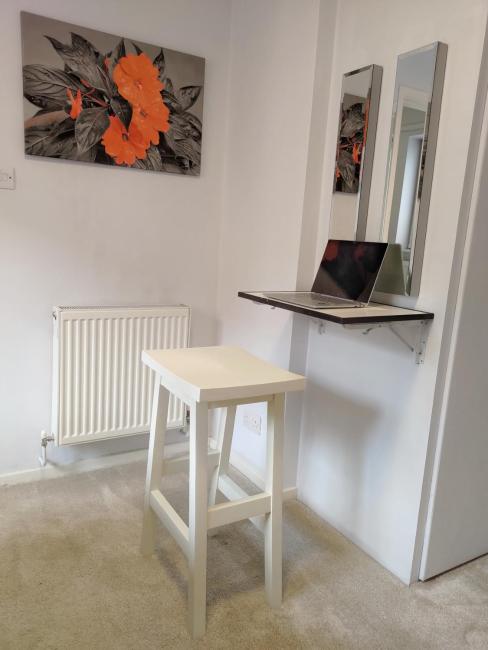 Cozy ensuite in authentic homestay with garden terrace in prime location just east of City Images_2