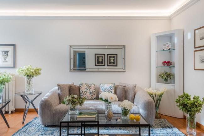 The Terrace Retreat, Elegant Modern Apartment with Terrace in Lucca Images_3