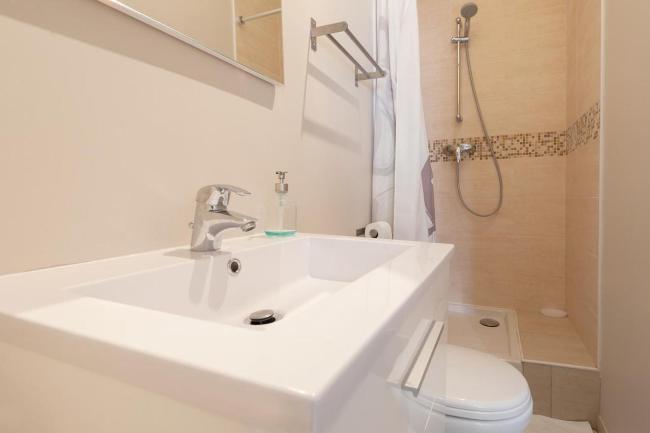 GuestReady - Charming Studio for 2 near the Metro Images_4