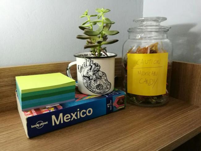 Room in the heart of downtown Images_5