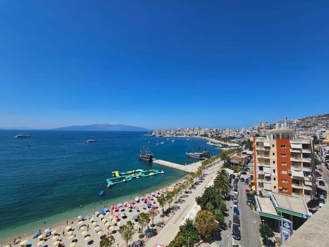 Center Apts & Beachfront view Images_4