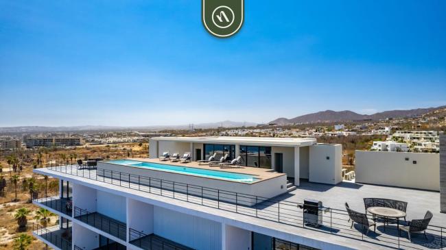 New 2 BR Condo - Amazing View to the Arch - Pool Images_1