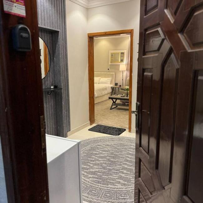 استديو مريح بأثاث فاخر Images_3