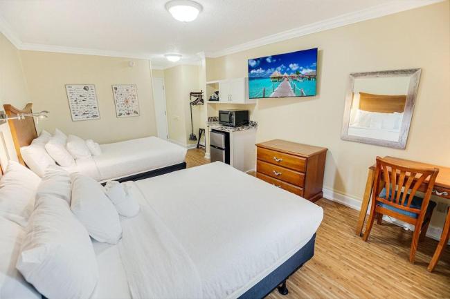 Beach Bound 3rd Floor Resort View Lodge Room Images_2