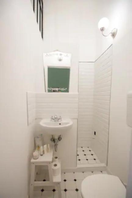 CHARMING SUPER CENTRAL Apartment Images_3