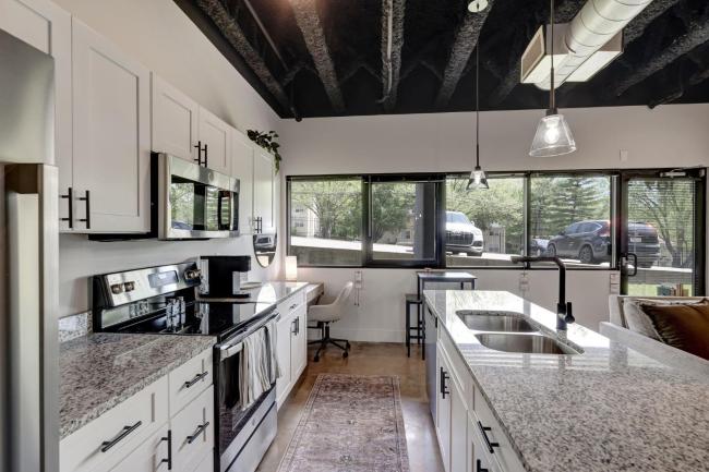 NEW Studio with 2 Beds 7 mins to Broadway Images_1