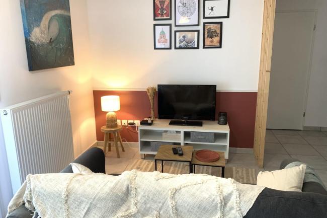 Bright T2 with private garden Images_3