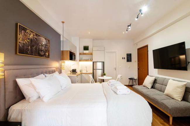 Athenian Studio with Balcony Images_4