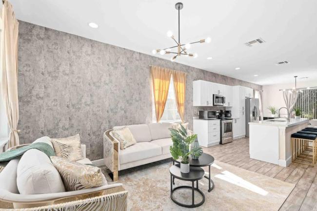 SUPER CHARM- NEW DESIGNs SLEEPs 16 CENTrAL Images_5