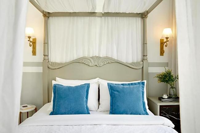 Beautiful 1BR Suite Gorgeous Design Images_1