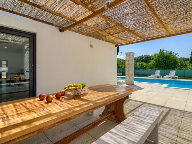 Serenity with private pool near Pula Images_4