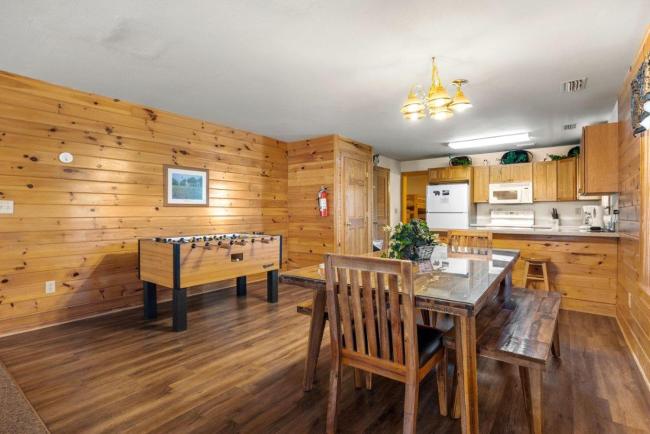 Poplar Point Condo Unit 12F by Eden Crest Images_5