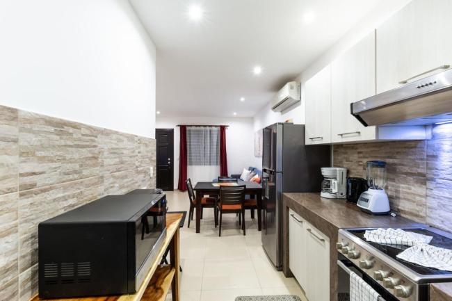 Tamarindo 2BR Apt Comfy Business Pool Images_5