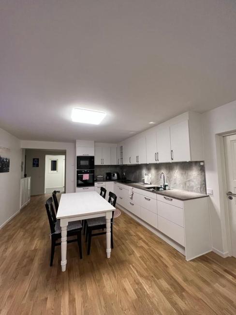 Newly renovated apartment with parking with a quiet environment Images_3