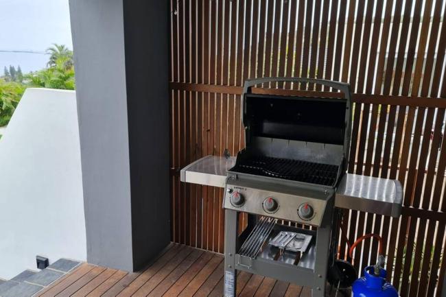 2 bed home with pool and sea view Images_4