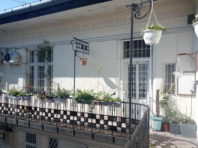 Holiday or working, feel good in the retro style apartment of a European Jiu Jitsu Champion! Images_2