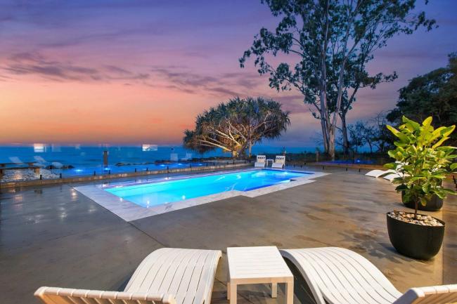 Two Seasons on the Esplanade Images