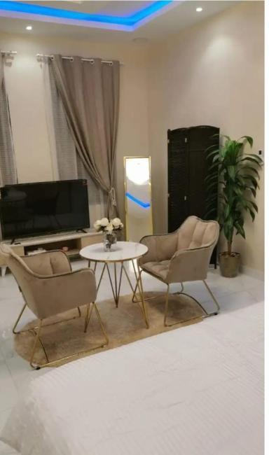 غرفه او غرفتيين وكراج خاص وحوش قريب من البحر Images_3