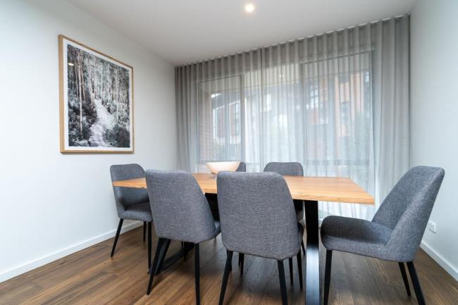 Contemporary Tri-Level APT in a Prime Central Spot Images_3