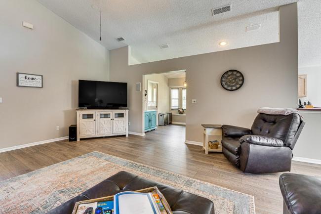 Haines City Haven with Heated Pool and Screened Lanai! Images_3