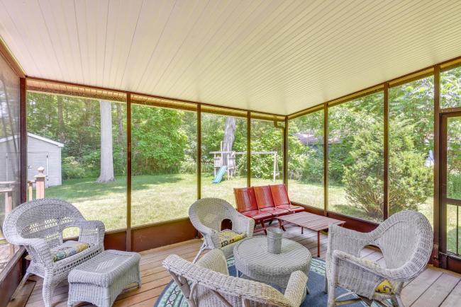 Charming Union Pier Home with Deck Half-Mi to Beach Images_1