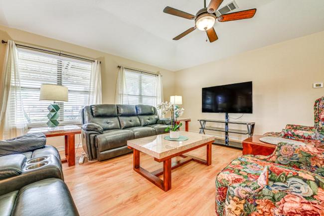 Canal-Front Granbury Home with Dock - Dogs Welcome! Images_4