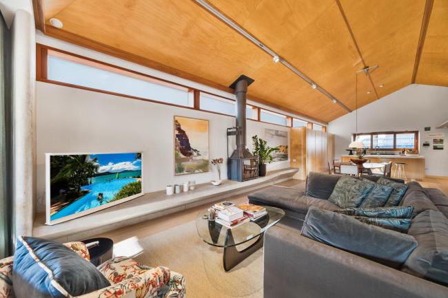 Stunning 3-BR Architectural Gem Images_3