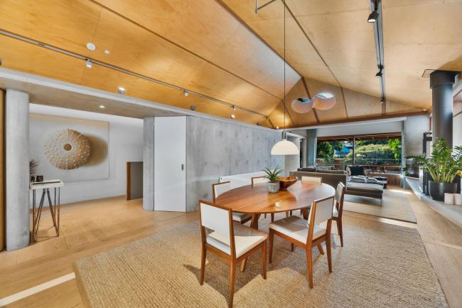 Stunning 3-BR Architectural Gem Images_2