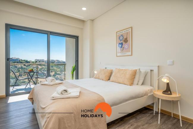 #233 Elegance and Comfort w Sea View Images_1