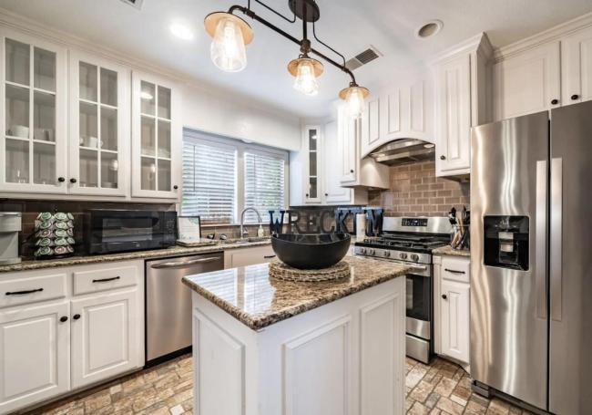Hidden Grove - 3BR 2BA - Walk to Tech Images_3