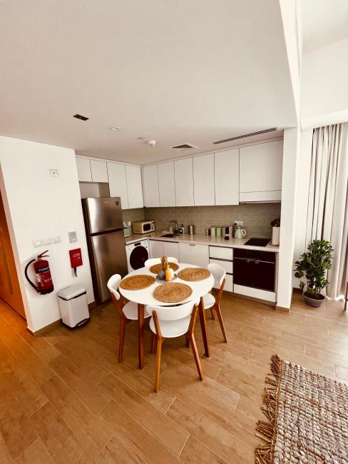 Spectacular Corner Studio at Yas - Beach Access Images_1