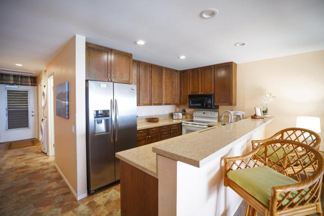 Stunning Oceanfront View Top Floor Condo at Wailua Bay View Images_2